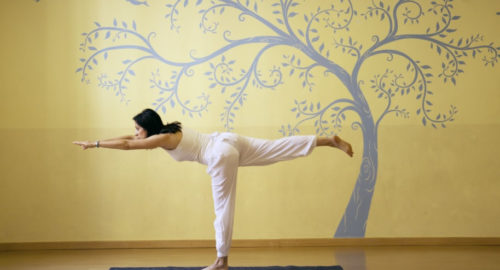 virabhadrasana la posizione del guerriero